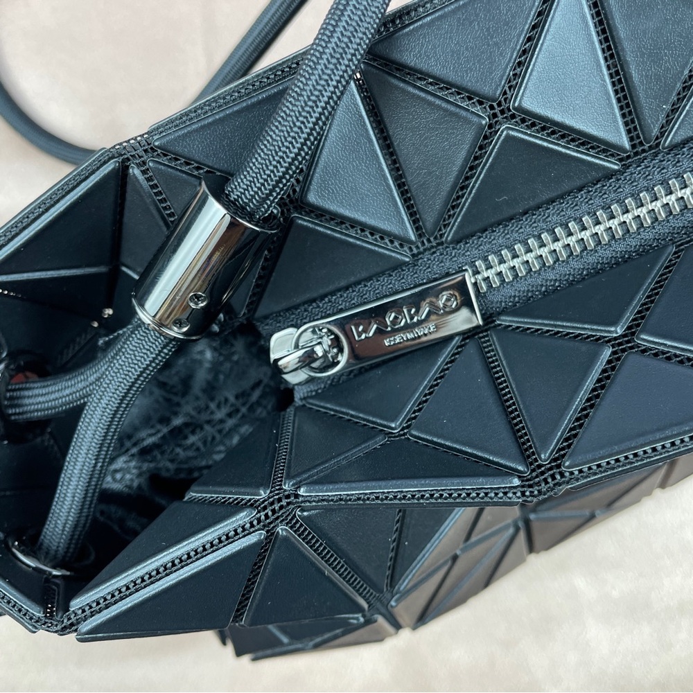 New Issey Miyake Black Knotted Tofu Bag - Picture 6 of 10